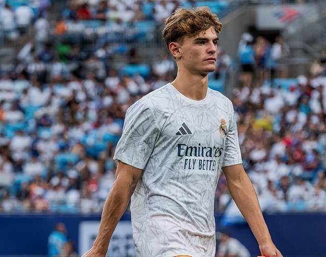 愈发激烈的 愈发激烈的