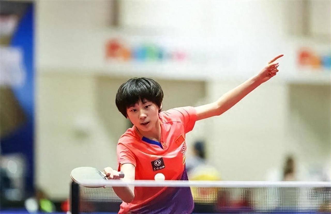 中场球员更 中场球员更